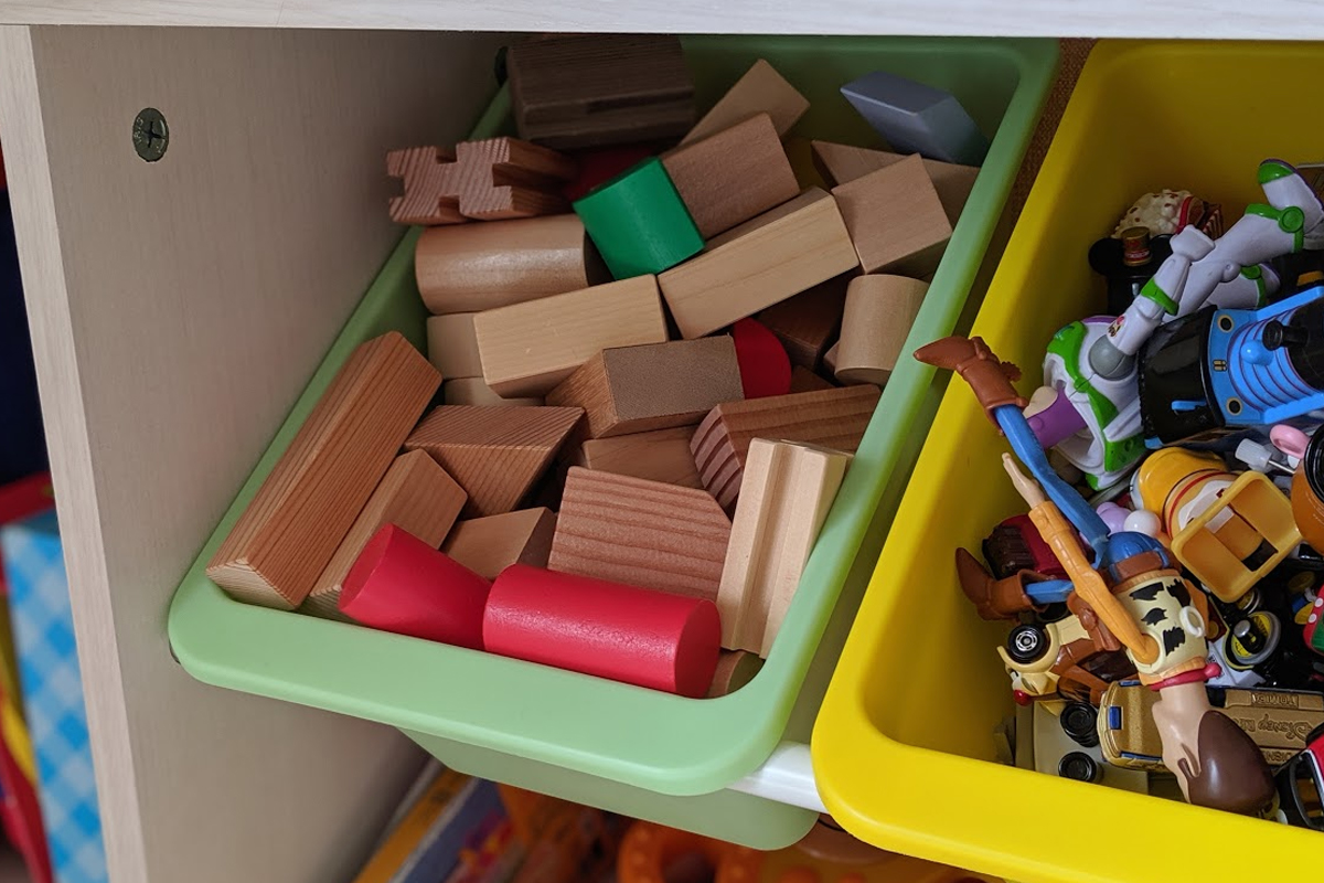 積み木でパンパンのおもちゃ収納ボックス