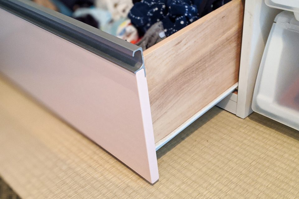 滑りが悪くなったタンス