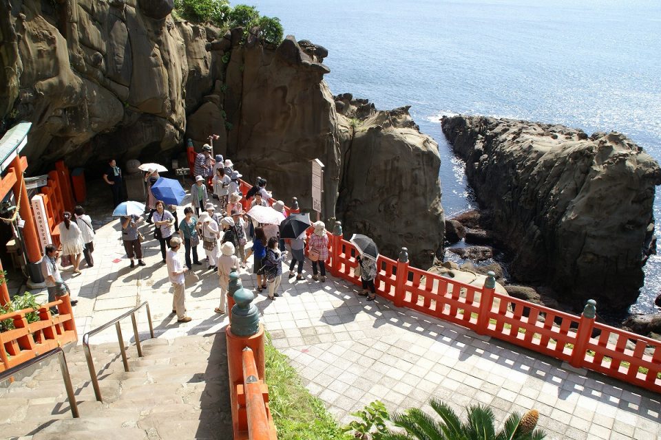 鵜戸神宮の運玉投げるところ