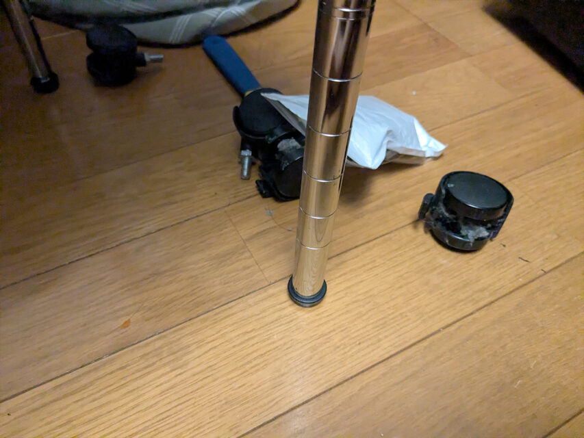 キャスターからアジャスターへ交換